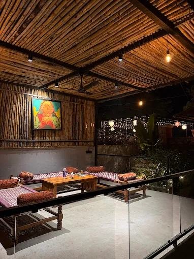 Caf&eacute; interior